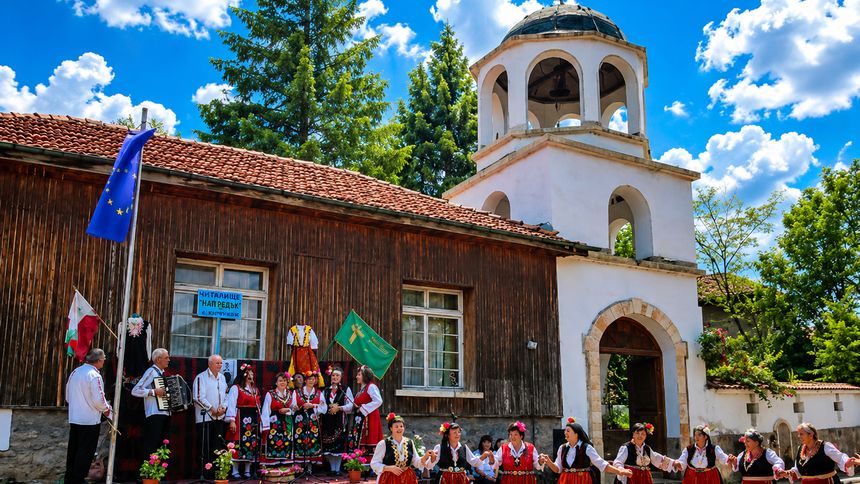 The church in the village of Prolom near Banya