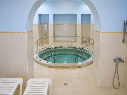 Bancheto and the Royal Bath in Banya 11