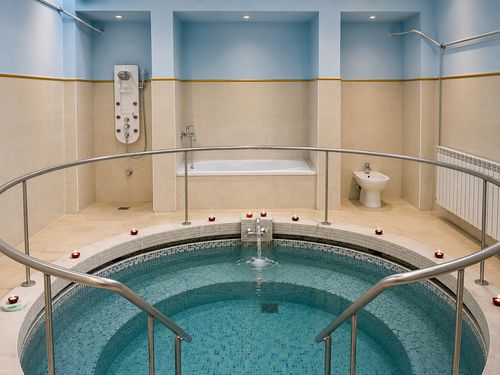 Bancheto and the Royal Bath in Banya 4