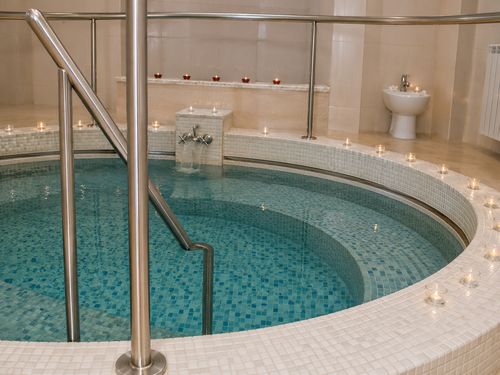 Bancheto and the Royal Bath in Banya 7